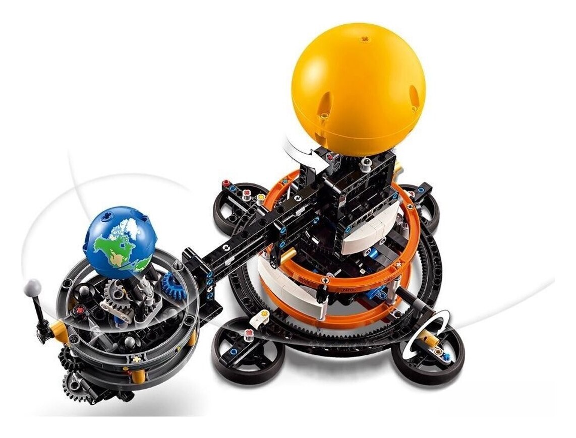 LEGO Technic La planète Terre et la Lune en orbite